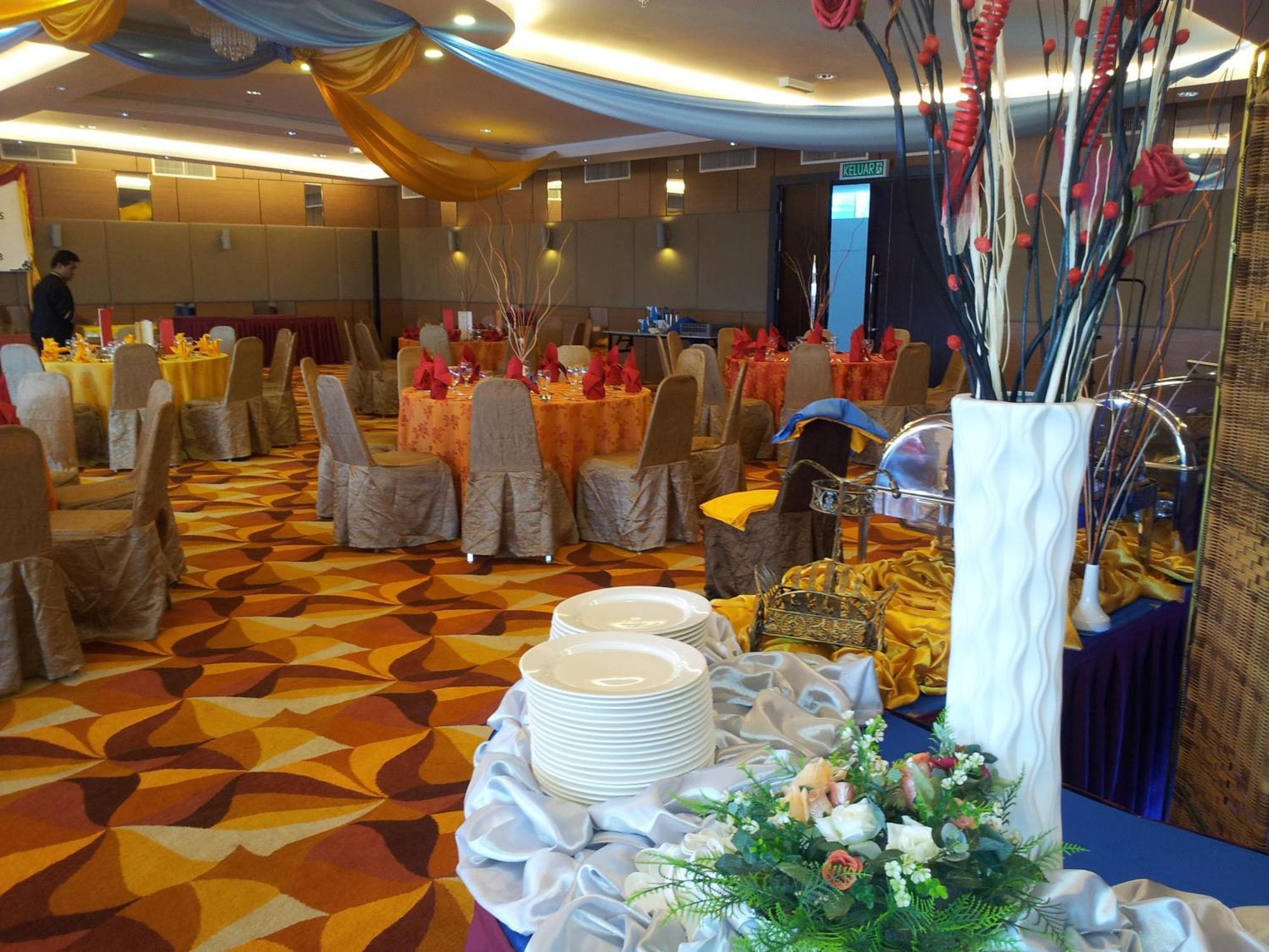 The Klagan Hotel Kota Kinabalu Ngoại thất bức ảnh