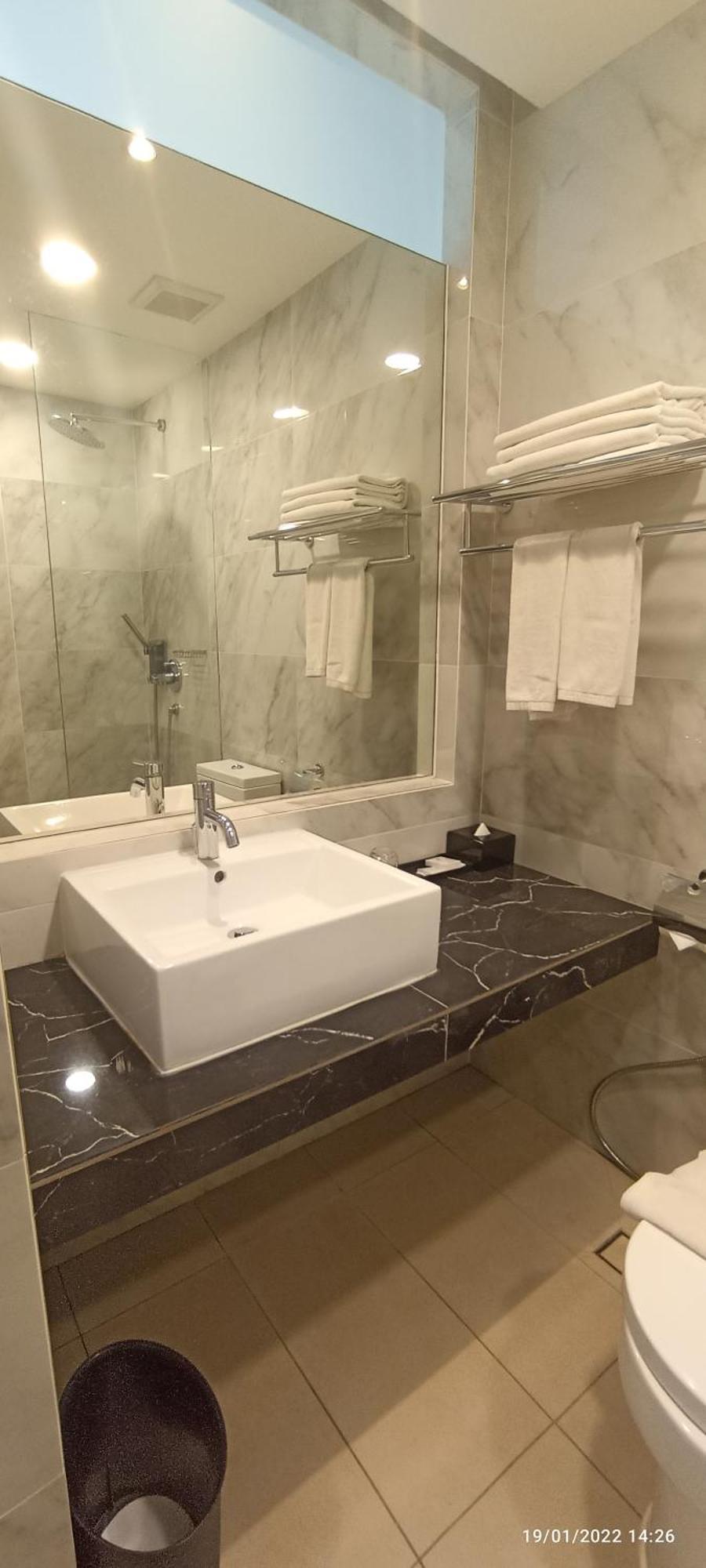 The Klagan Hotel Kota Kinabalu Ngoại thất bức ảnh