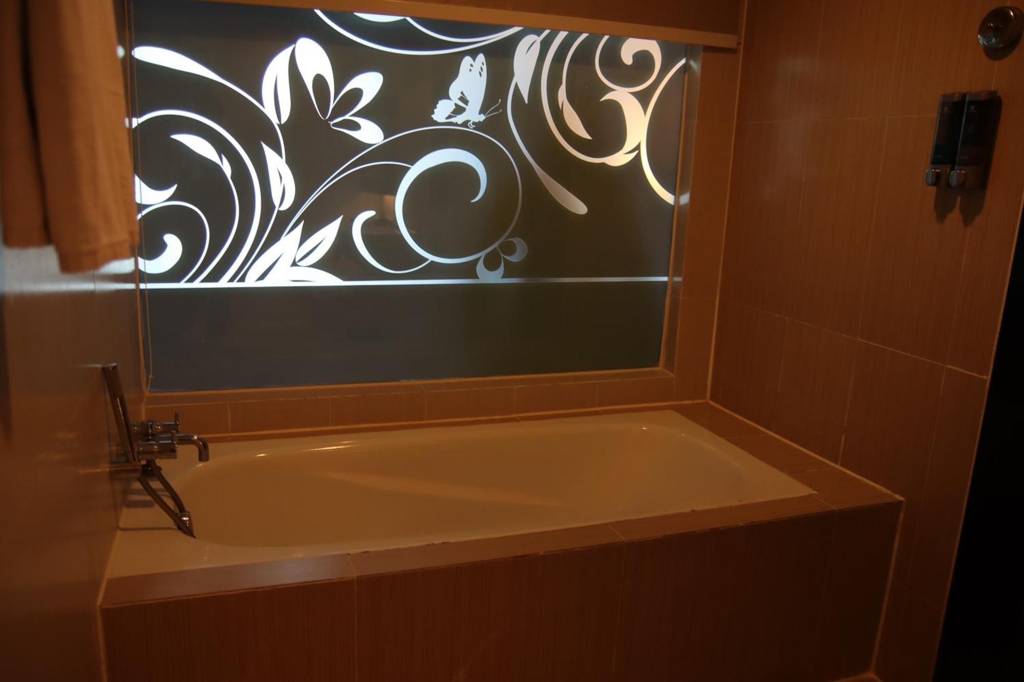 The Klagan Hotel Kota Kinabalu Ngoại thất bức ảnh