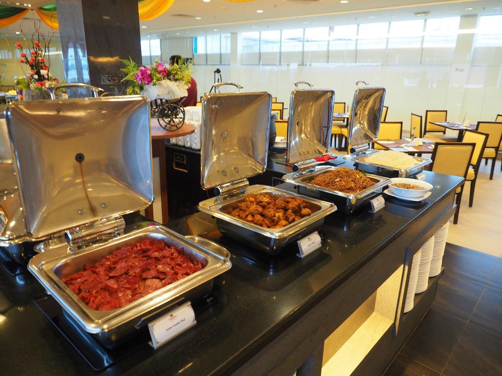 The Klagan Hotel Kota Kinabalu Ngoại thất bức ảnh